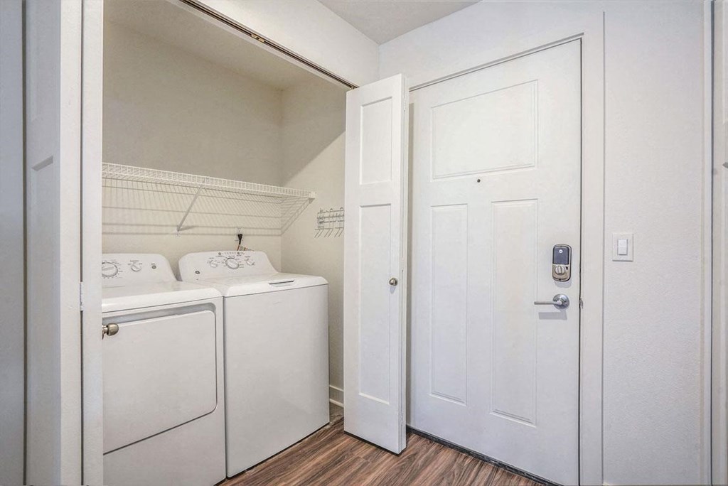 Full-Size Washer and Dryer at Meadowbrooke Apartment Homes in Grand Rapids, MI 49512