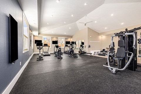 Spacious community gym  at Signature Pointe Apartment Homes, Athens, 35611
