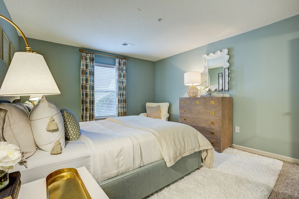 Beautiful Bright Bedroom With Wide Windows at Sunscape Apartments, Virginia, 24018