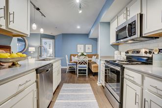 Fully Furnished Kitchen With Stainless Steel Appliances Fully Furnished Kitchen With Stainless Steel Appliances at Sunscape Apartments, Roanoke, VA, 24018 - Photo Gallery
