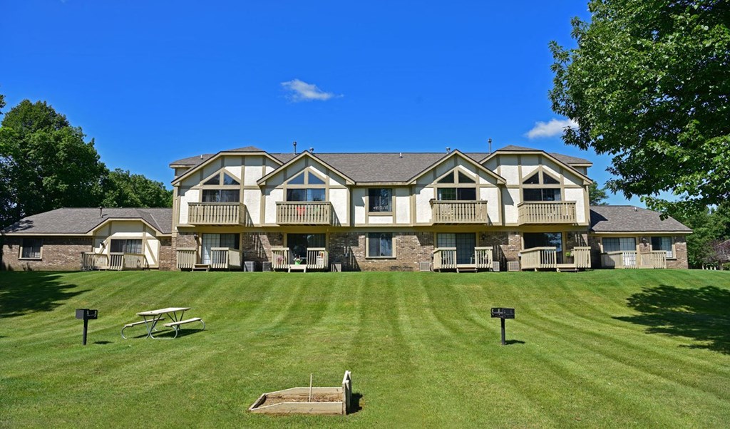Grills and Picnic Tables at Tanglewood Apartments in Oak Creek, WI