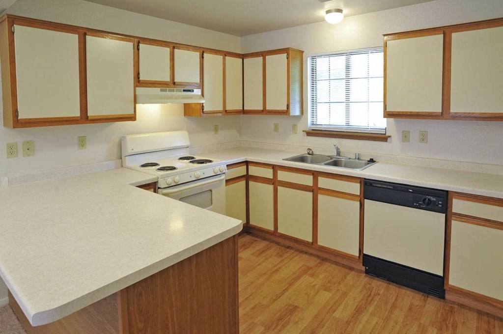 Large Kitchen with Window at Tanglewood Apartments, Oak Creek, WI