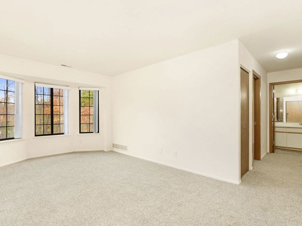 Spacious Living Room at Tanglewood Apartments, Oak Creek