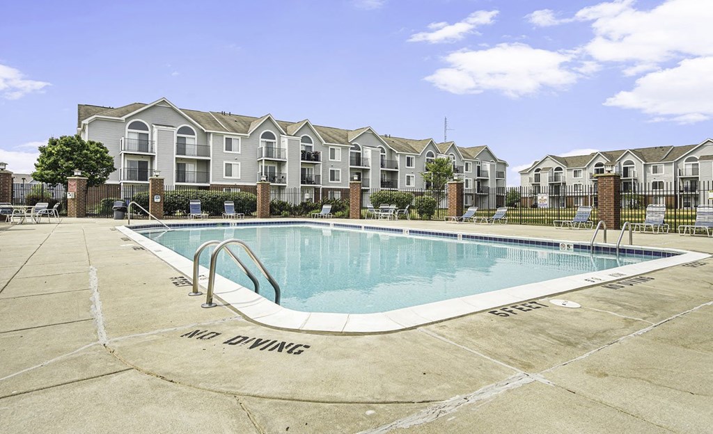 Poolside Community Views at Tracy Creek Apartments, Perrysburg, Ohio