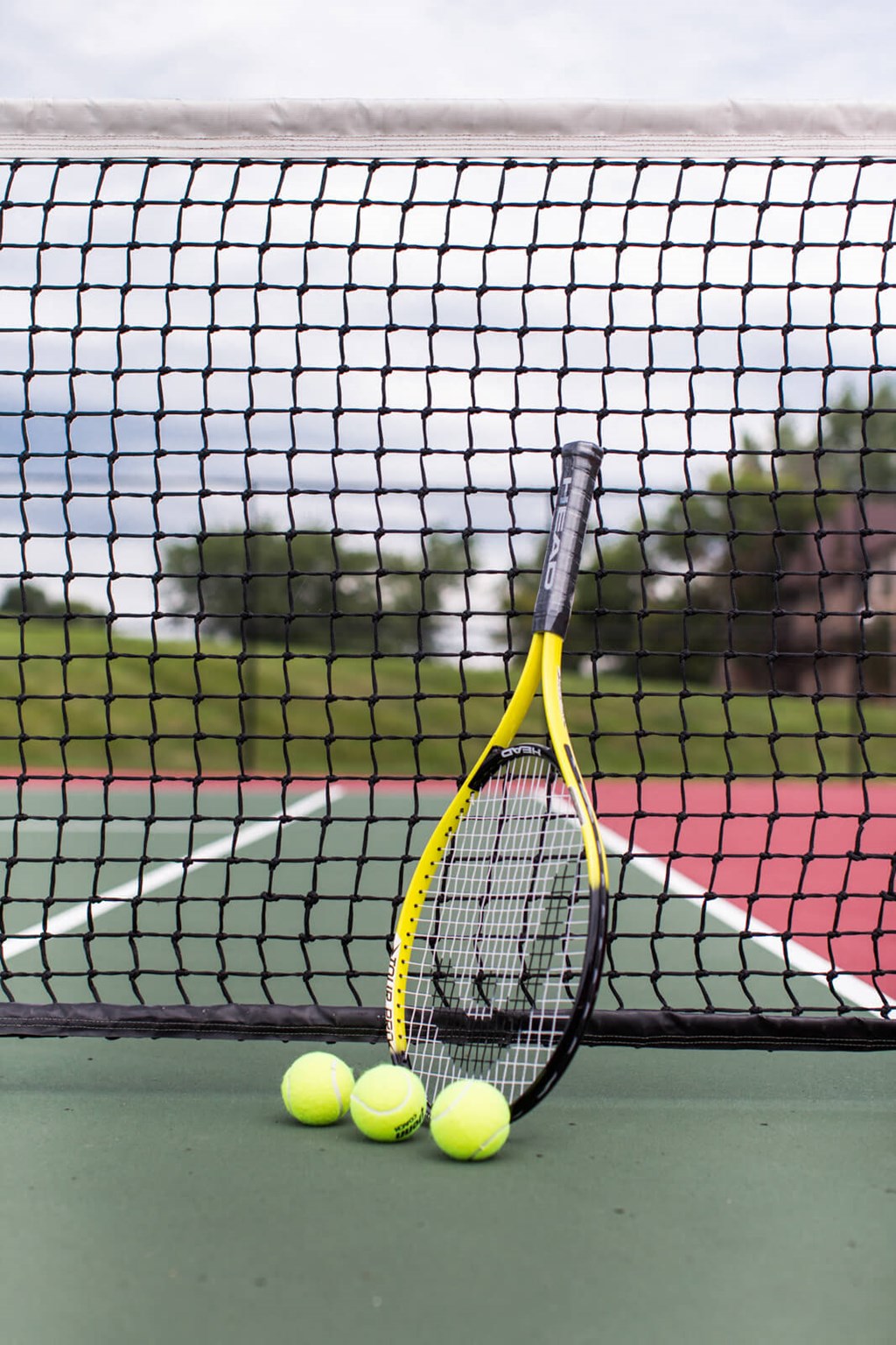 Tennis Court at Bay Pointe Apartments, Indiana
