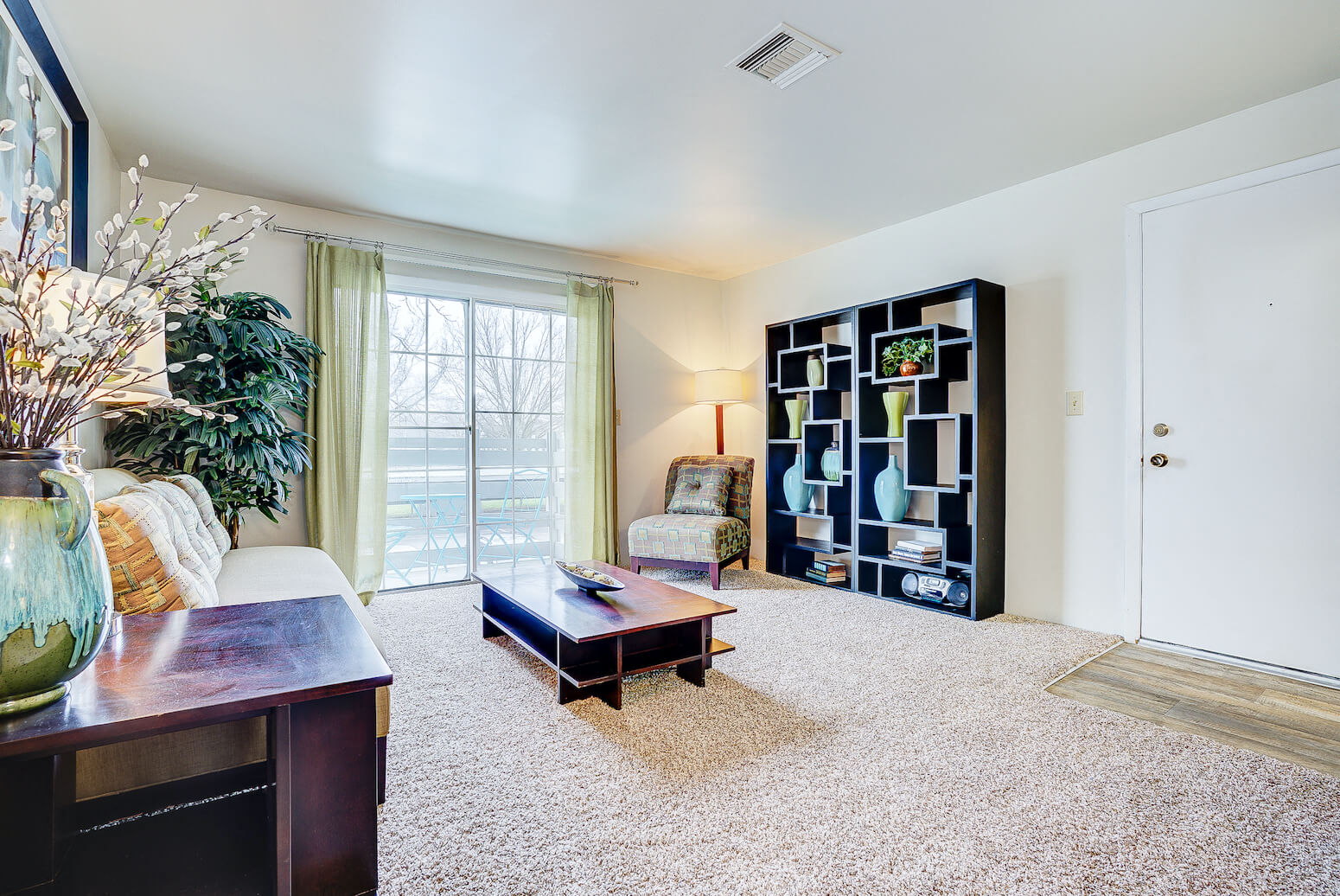 Spacious Living Room at Bay Pointe Apartments, Lafayette, IN, 47909