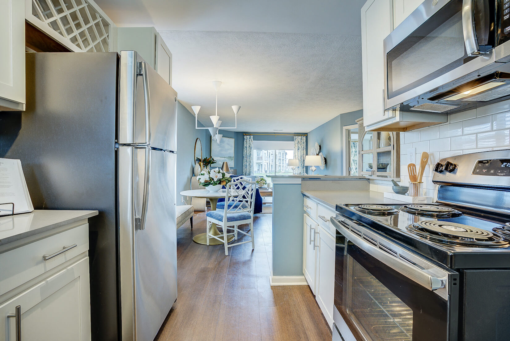 Fully Equipped Kitchen And Dining Area at Mallard Bay Apartments, Crown Point, Indiana