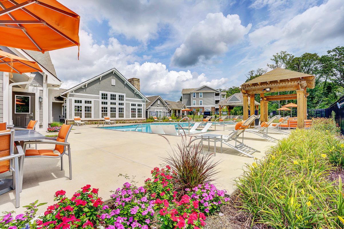 Outdoor Swimming Pool at The Retreat Apartments, Roanoke, Virginia