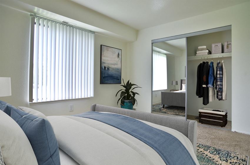 Model Bedroom Buckingham Layout Model Bedroom Buckingham Layout at Windsor Place Apartments, Michigan - Photo Gallery