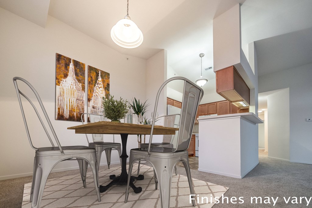 Tyler Dining Room at Prairie Lakes Apartments, Peoria, IL