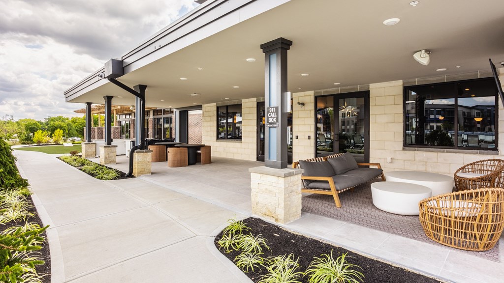 Shaded Outdoor Courtyard Area at Upper Vue Flats, Ohio