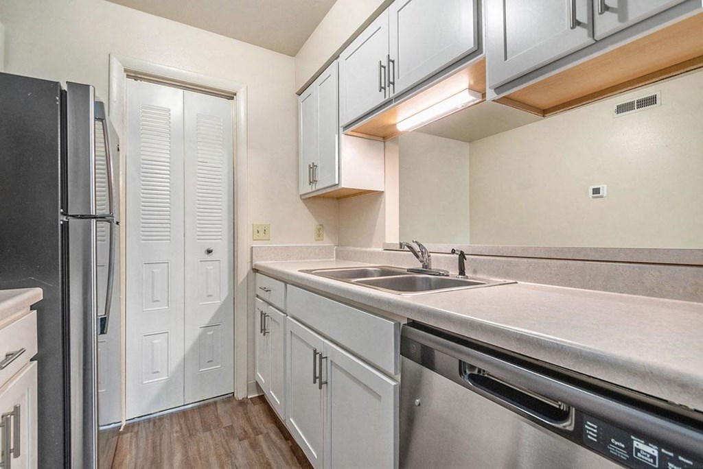 West Wind Apartments