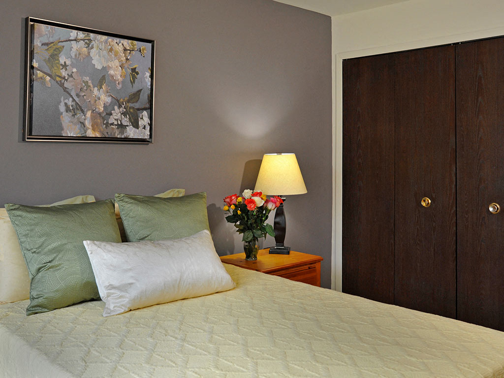 Rivers Edge Apartments, 504 Maplebrook Ln, Waterford Twp, MI RentCafe