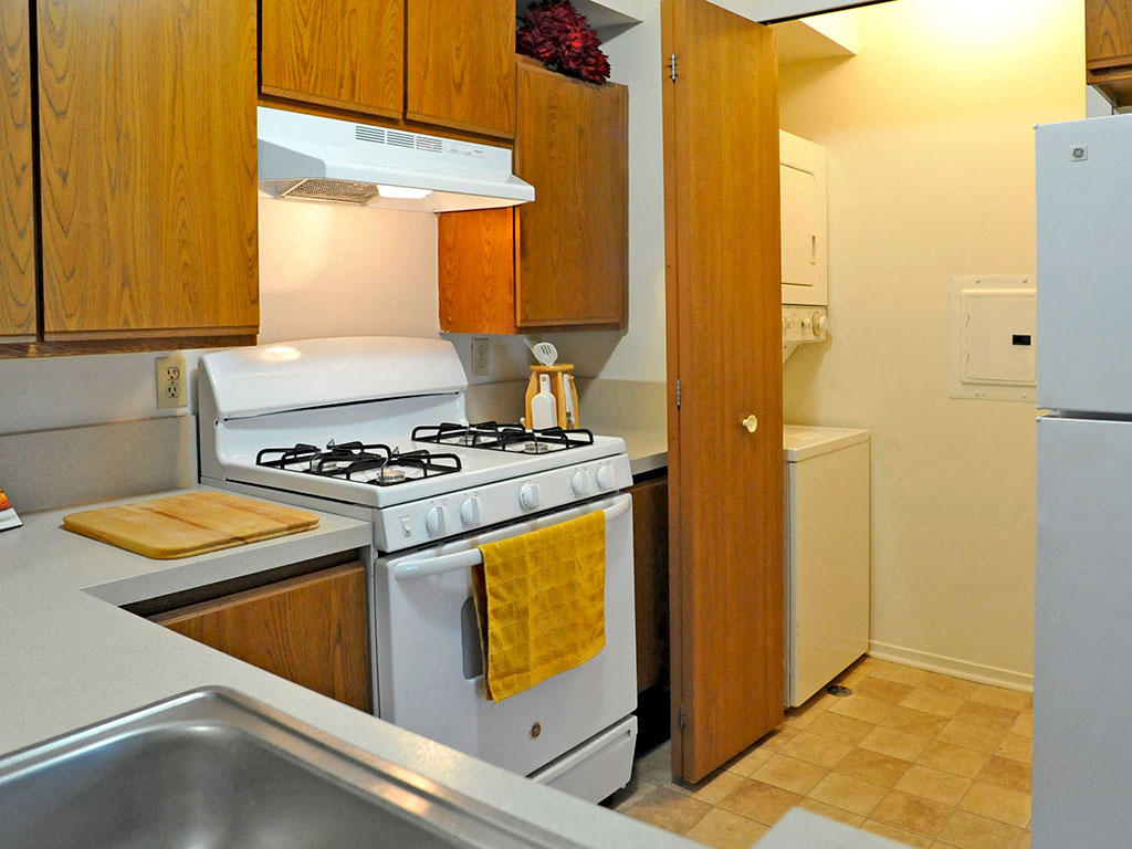 Sunflower at Southport Apartments, Michigan, 48111