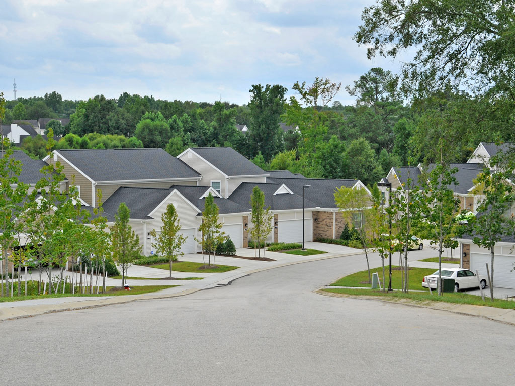 Killian Lakes Apartments And Townhomes, 1800 Killian Lakes Drive