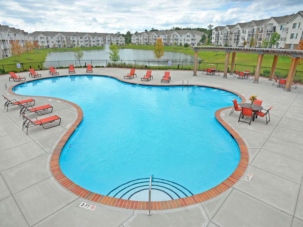 Killian Lakes Apartments And Townhomes, 1800 Killian Lakes Drive