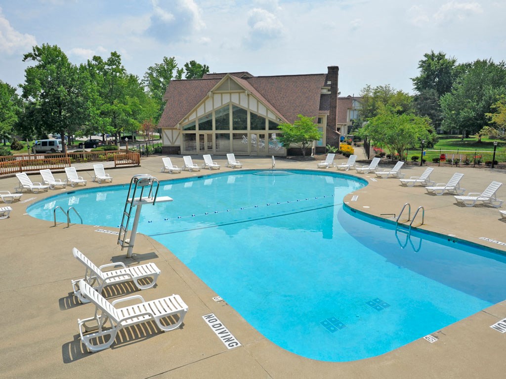 Swimming Pool and Sundeck at Eastgate Woods Apartments, Batavia, OH, 45103
