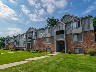 Courtyard With Green Space at Arbor Lakes Apartments, Elkhart, 46516