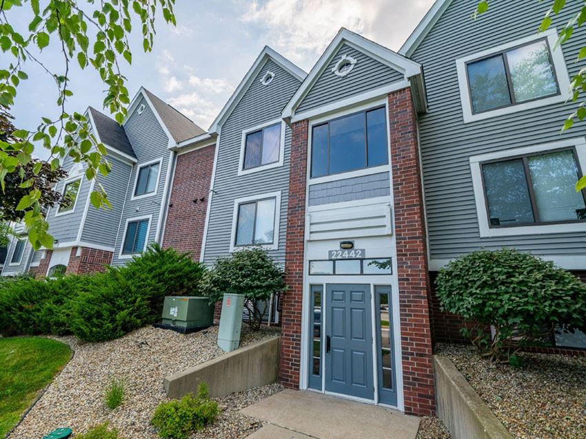 Exterior View Exterior View at Arbor Lakes Apartments, Indiana, 46516