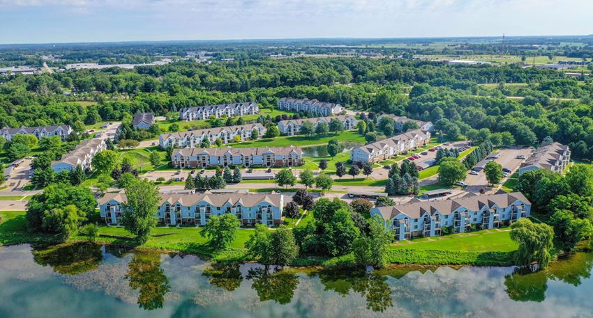 Expertly Maintained Grounds Expertly Maintained Grounds at Arbor Lakes Apartments, Elkhart, IN