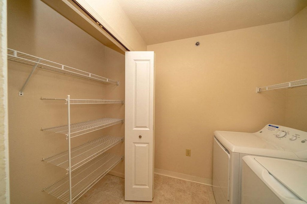 Modern Laundry Room at Autumn Lakes Apartments and Townhomes, Mishawaka, 46544
