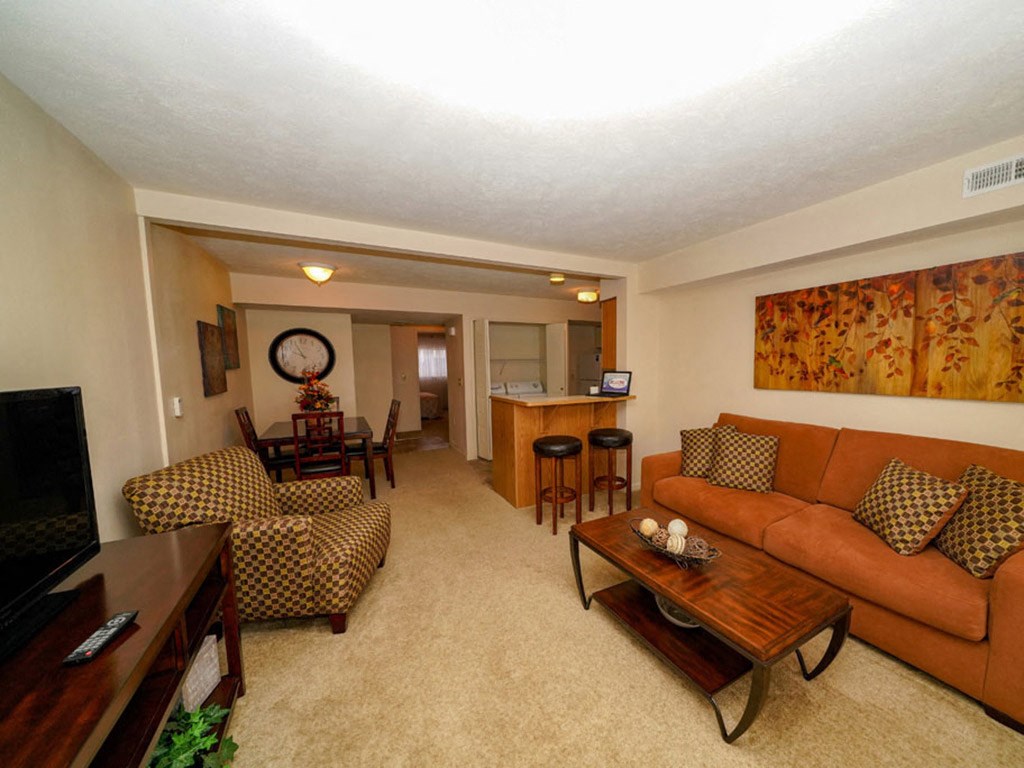 Living Room Come Kitchen View at Autumn Lakes Apartments and Townhomes, Indiana