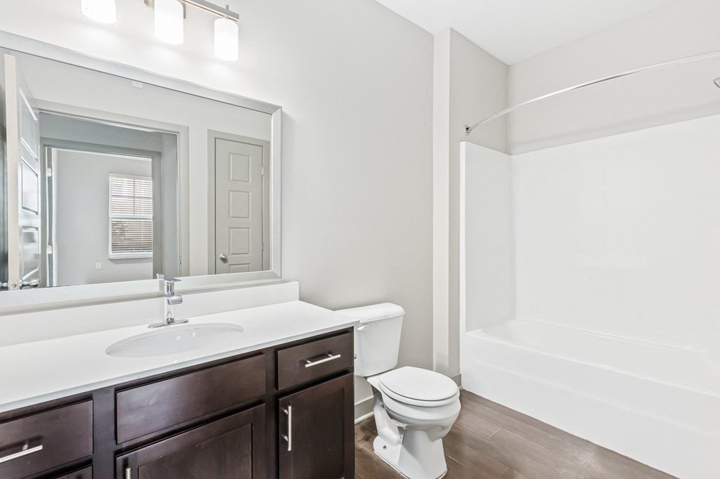 Benton Bathroom at River Crossing Apartments, St. Charles