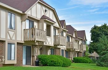 a row of apartments with balconies at Beacon Hill and Great Oaks Apartments, Illinois, 61109