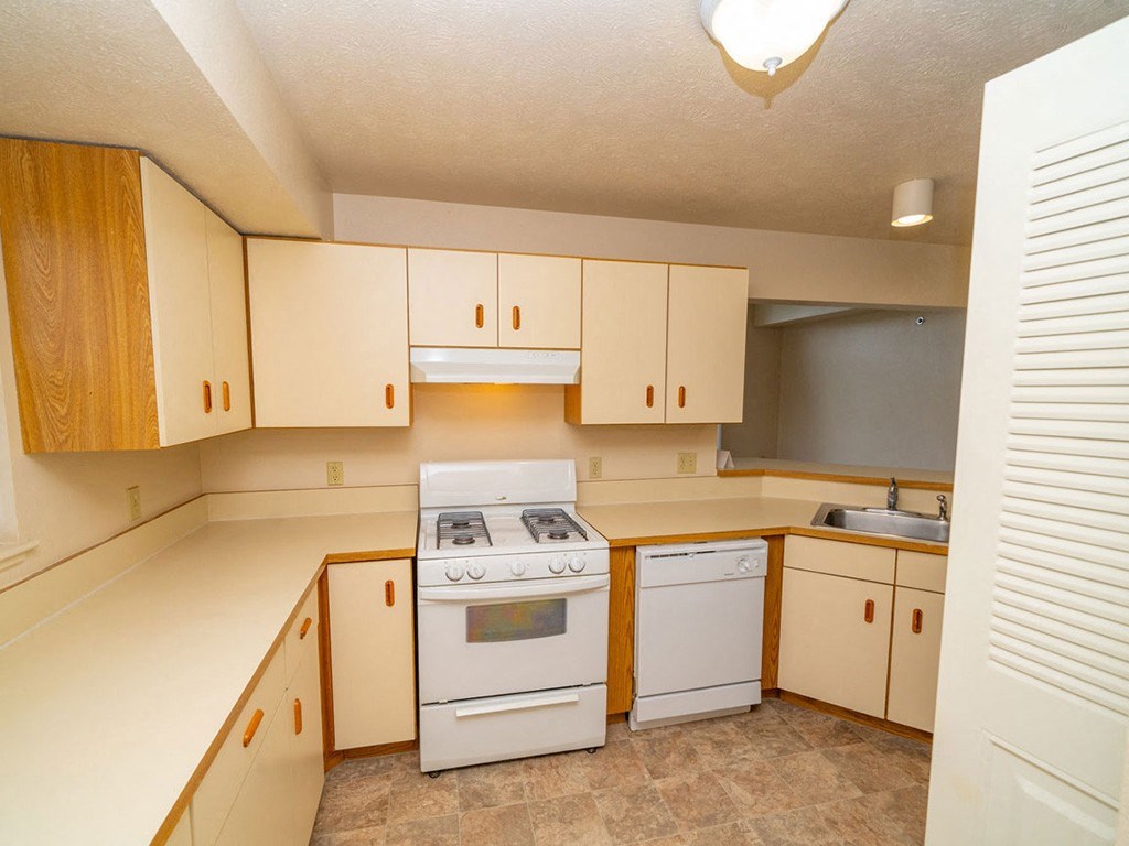 Kitchen Appliances at Black Sand Apartment Homes, Lincoln, 68504