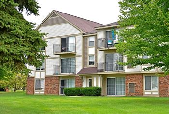 Exterior at Bristol Square and Golden Gate Apartments in Wixom, MI