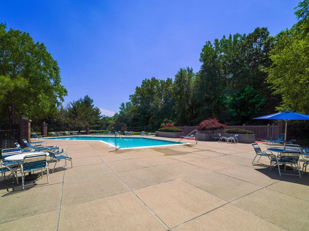 Poolside Seating at Byron Lakes Apartments, Byron Center