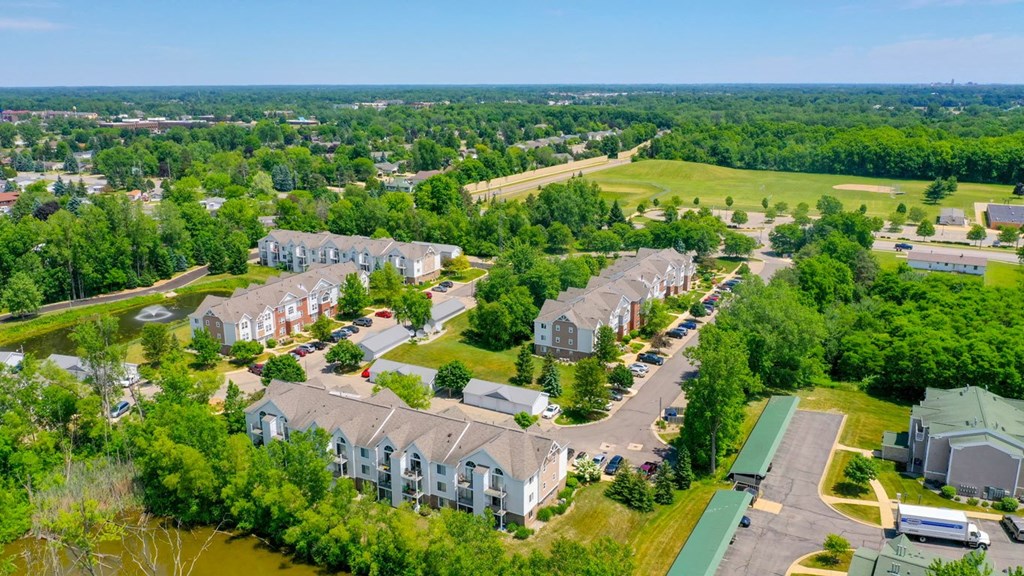 Beautiful Aerial View at Canal 2 Apartments, Lansing