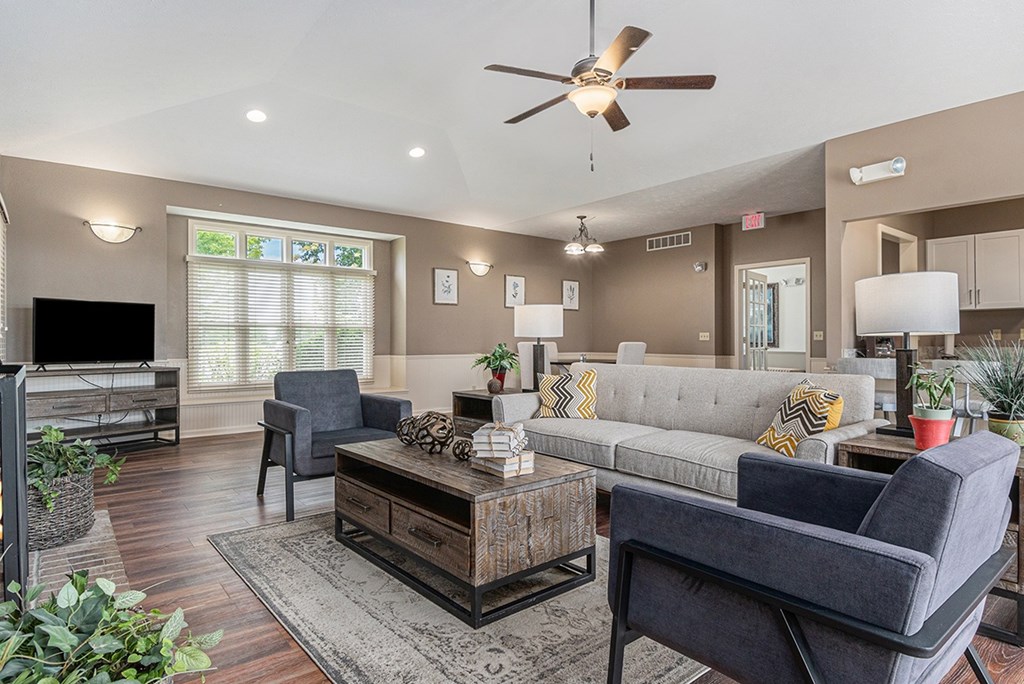 Lounge Area In Clubhouse with wi-fi at Colonial Pointe at Fairview Apartments, Nebraska
