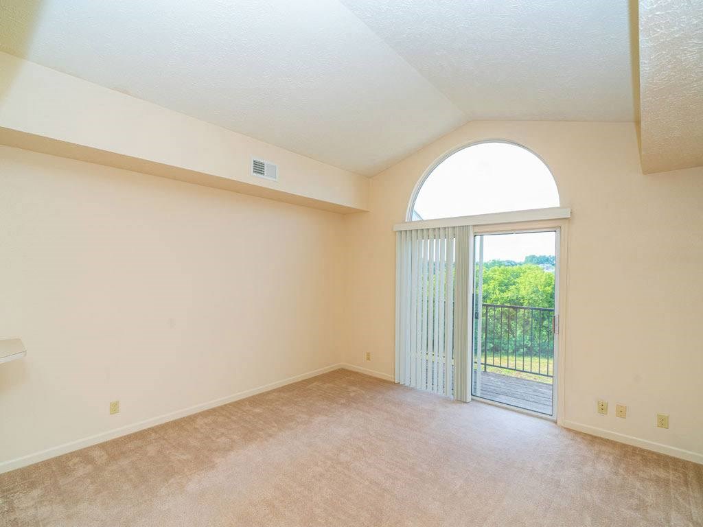 High Ceilings at Colonial Pointe at Fairview Apartments, Bellevue, NE, 68123