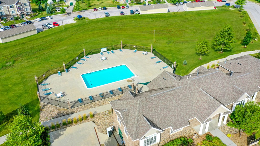 Aerial View of Pool and Sundeck at Colonial Pointe at Fairview Apartments, Nebraska, 68123