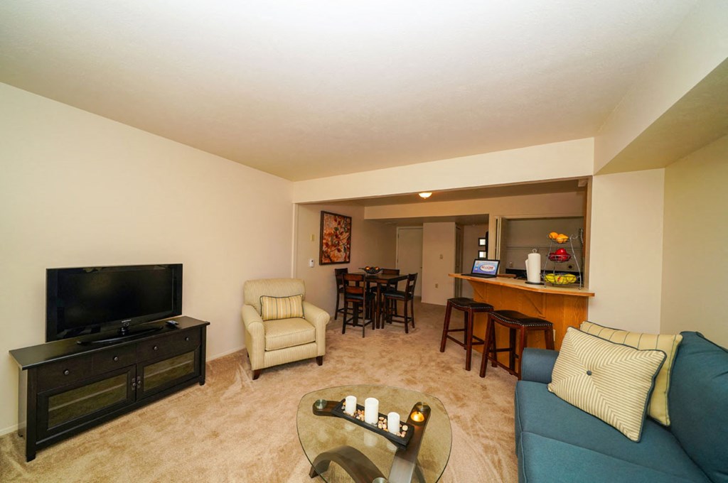 Open Floor Plans at Dupont Lakes Apartments, Fort Wayne 46825