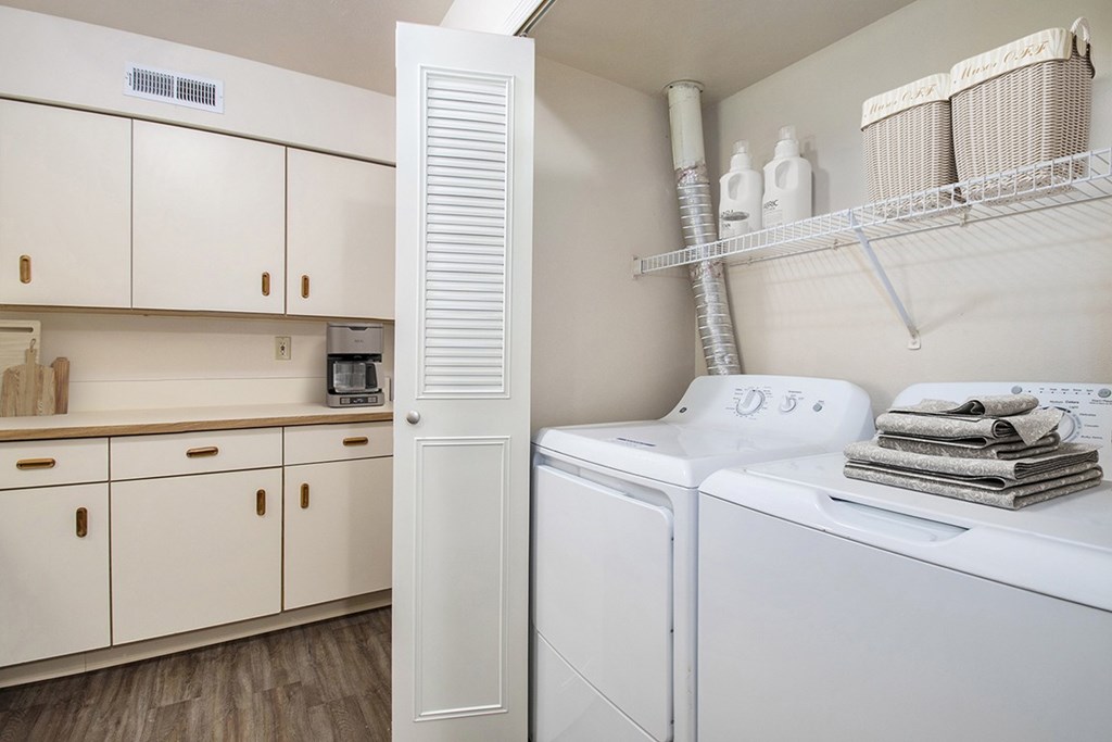 Dupont Lakes Apartments