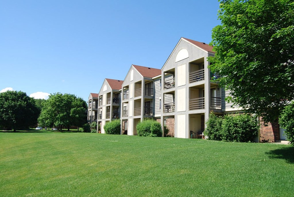 Sophisticated Apartment Living at Emerald Park Apartments, Kalamazoo