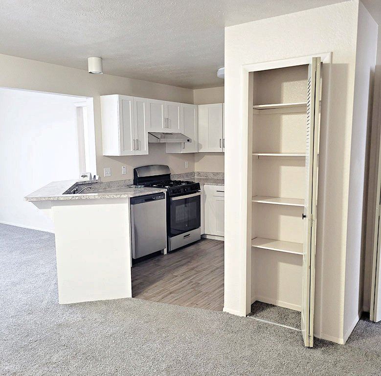 Emerald Park Apartments photo