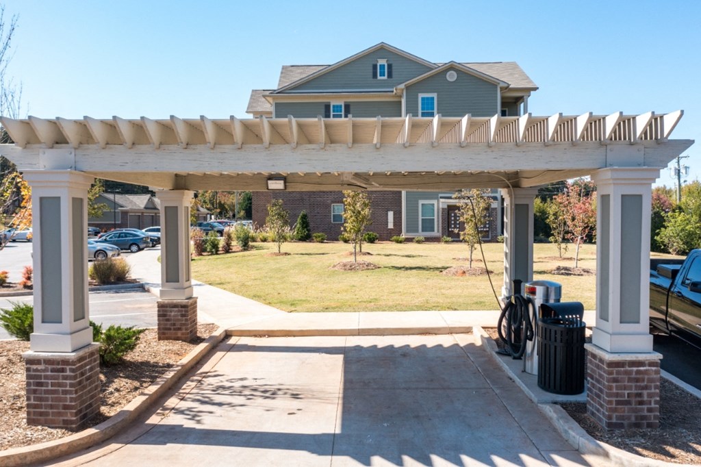 Resident-Exclusive Car Wash Bay at Emerald Creek Apartments, Greenville, South Carolina