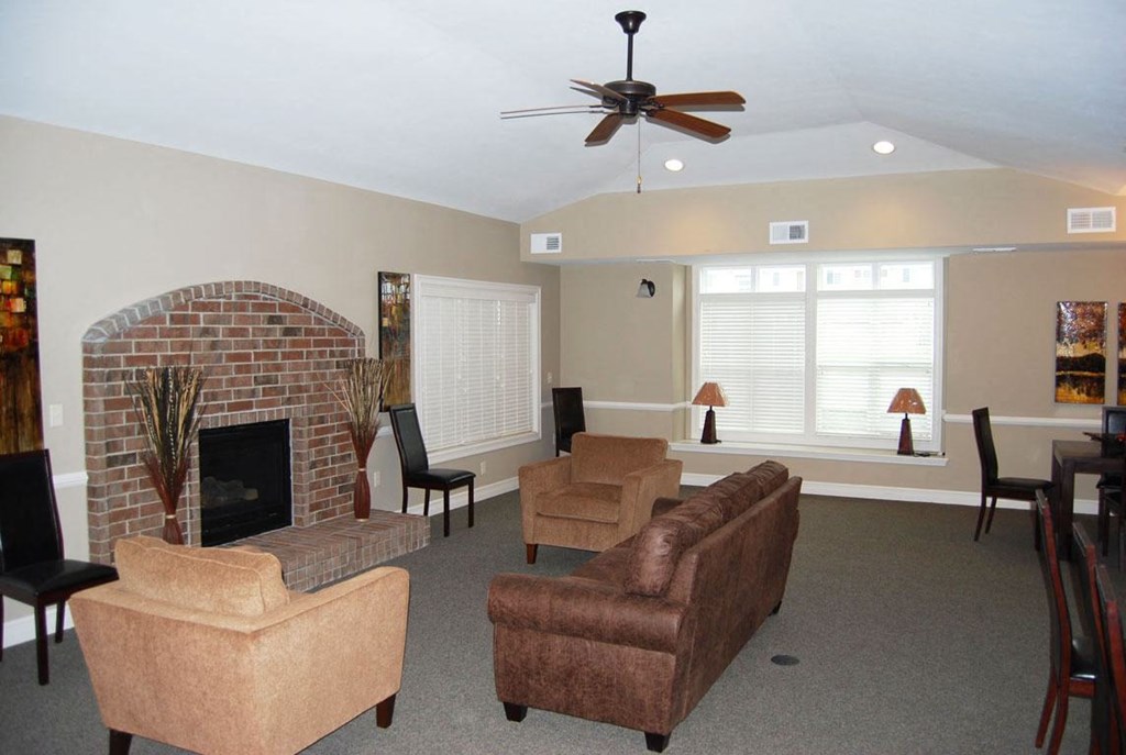 Lounge Area With Fireplace at Fieldstream Apartment Homes, Ankeny, 50023