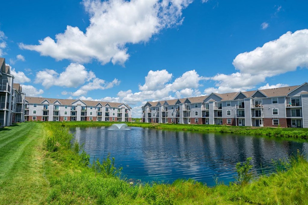 Sparking Lake Within Community at Fieldstream Apartment Homes, Iowa, 50023
