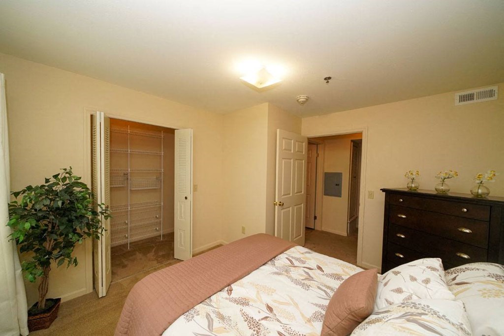 Bedroom With Closet at Fieldstream Apartment Homes, Ankeny