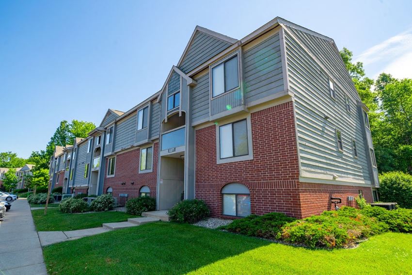 Well Maintained Buildings Well Maintained Buildings at Glenn Valley Apartments, Battle Creek, 49015