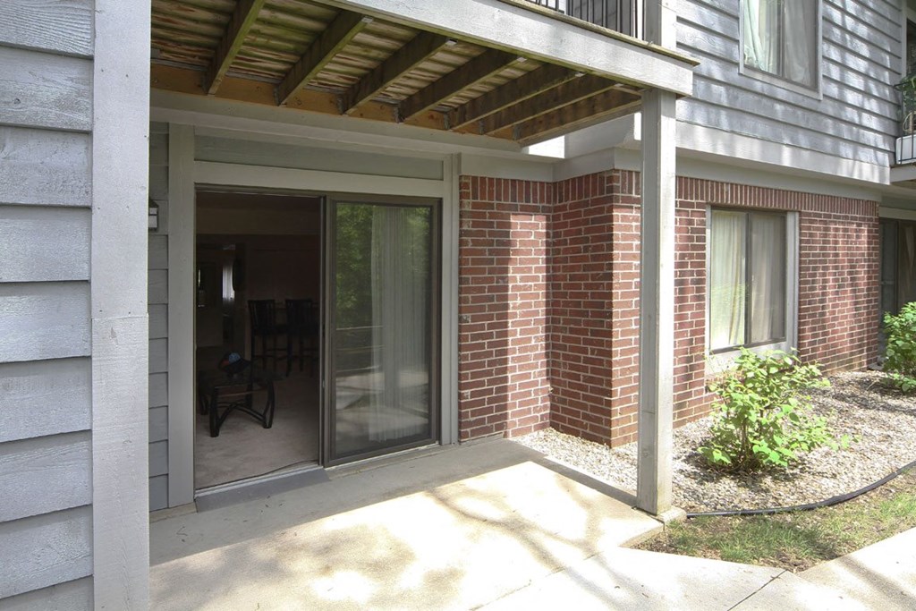 Private Patio at Glenn Valley Apartments, Battle Creek, 49015