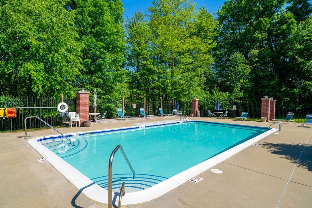 Refreshing Outdoor Pool at Glenn Valley Apartments, Battle Creek, 49015