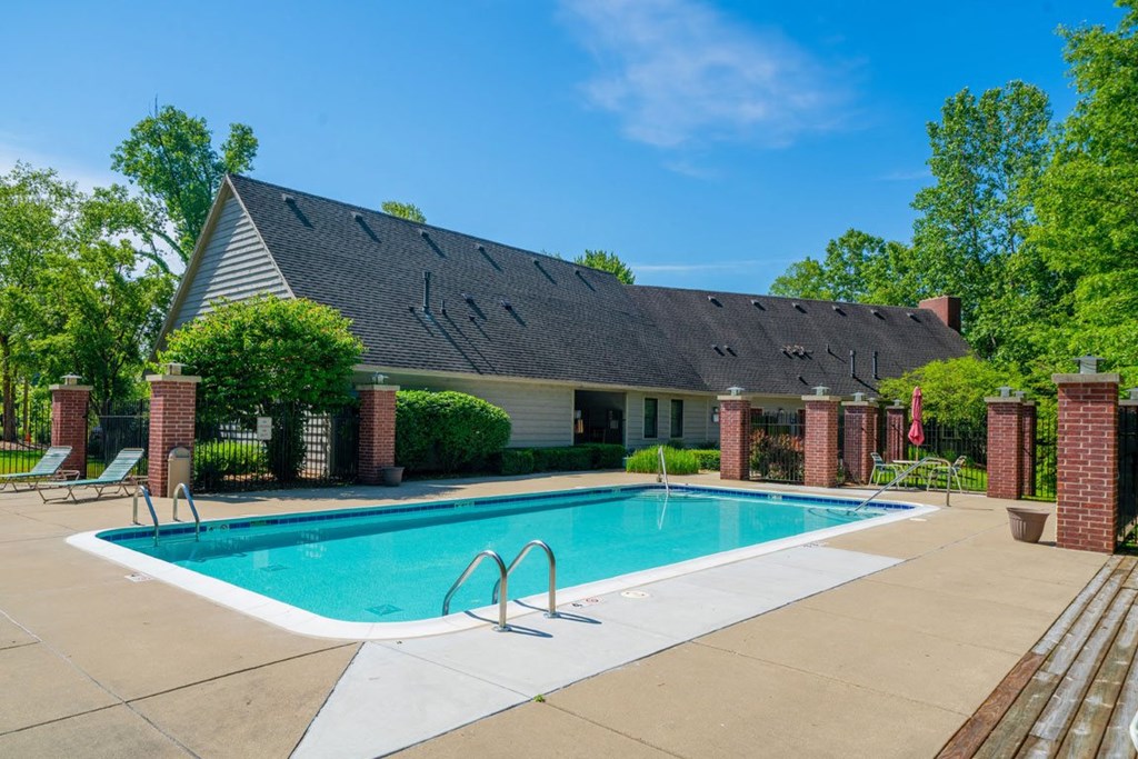 Swimming Pool with Wi Fi at Glenn Valley Apartments, Battle Creek, 49015