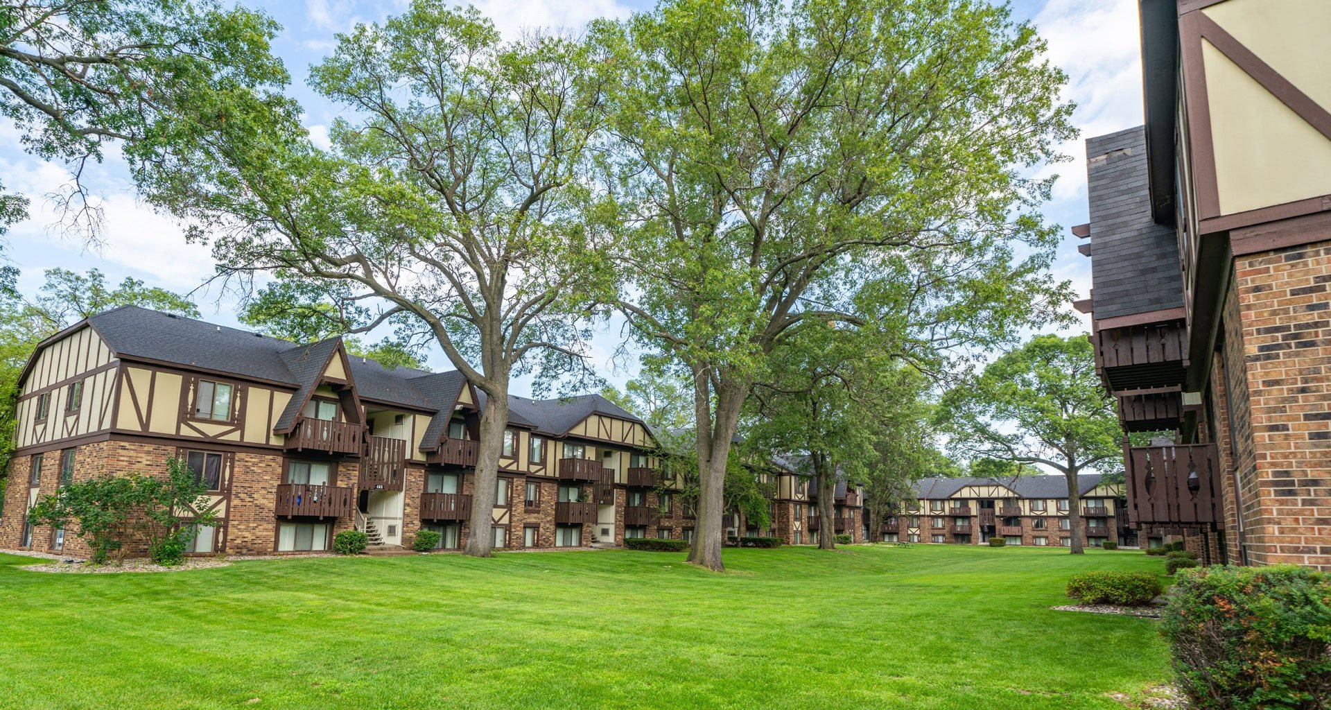 Apartments in Muskegon, MI Glen Oaks Apartments