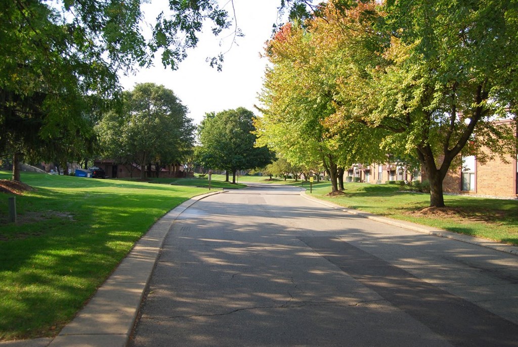 Scenic Views at Granada Apartments, Jackson, MI, 49202