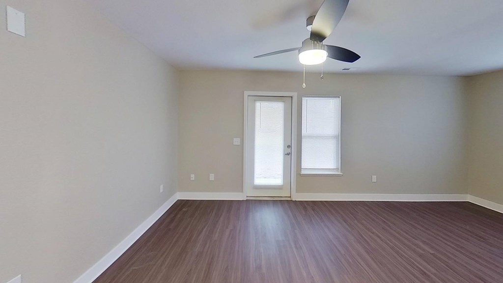 Unfurnished Living Area at The Grove Apartment Homes, Lincoln, NE 68512